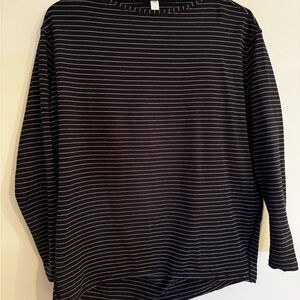 Lululemon back in action Black and White Striped Long Sleeve Top size 2